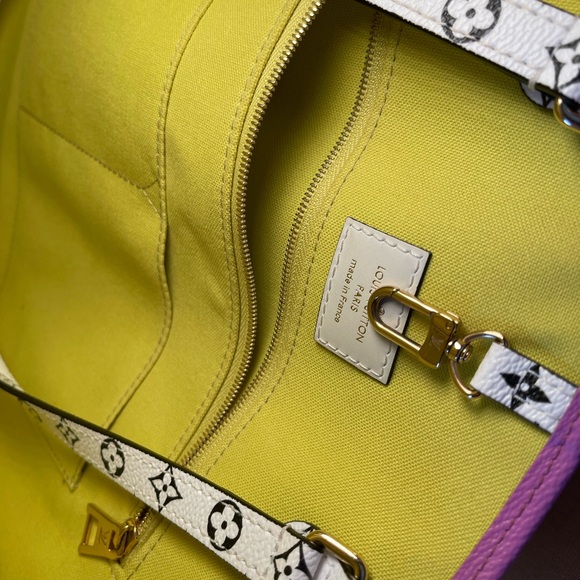 💚💜Louis Vuitton Limted Edition Giant Onthego GM Vert💜💚 - Picture 9 of 10